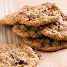 Biscuits à l’avoine, aux noix et aux canneberges