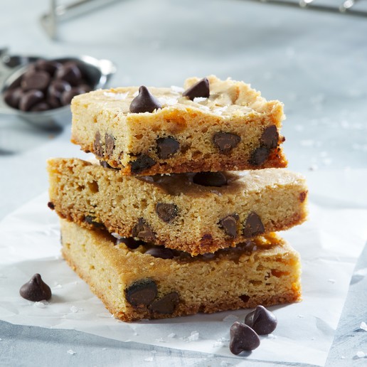 Carrés au beurre d’amandes et aux pépites de chocolat