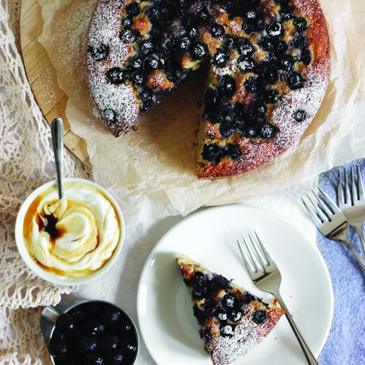 Gâteau de brunch à l’érable et aux bleuets