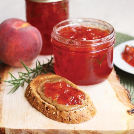 Confiture de pêches au romarin